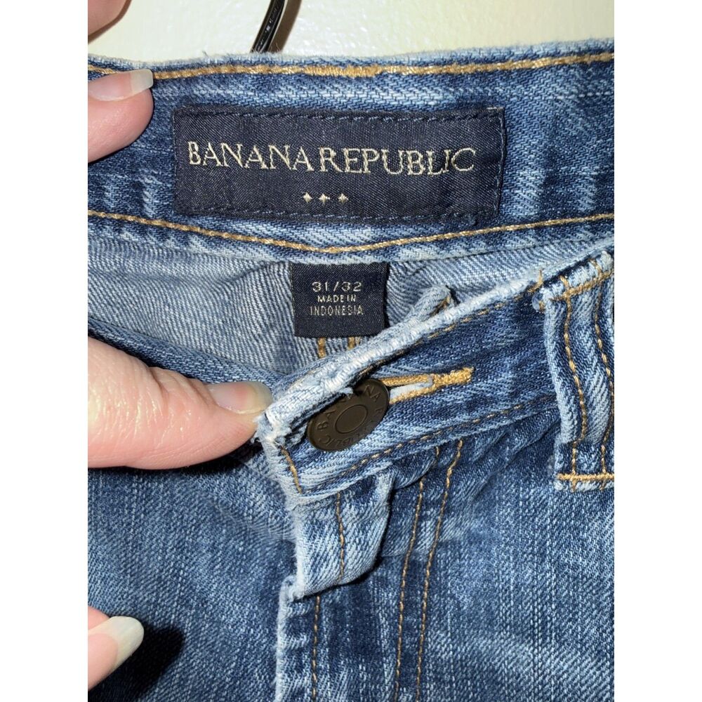 Banana Republic Distressed Denim Cutoff Shorts Size 31/32 Mid Rise Frayed - Picture 3 of 5